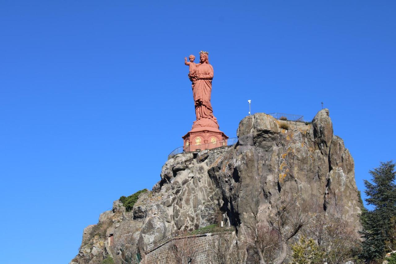 Les Cimes Du Puy-En-Velay Bed & Breakfast Le Puy-en-Velay Bagian luar foto